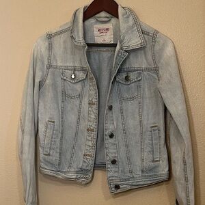 Mossimo Teen Wolf Malia Light Wash Jean Jacket